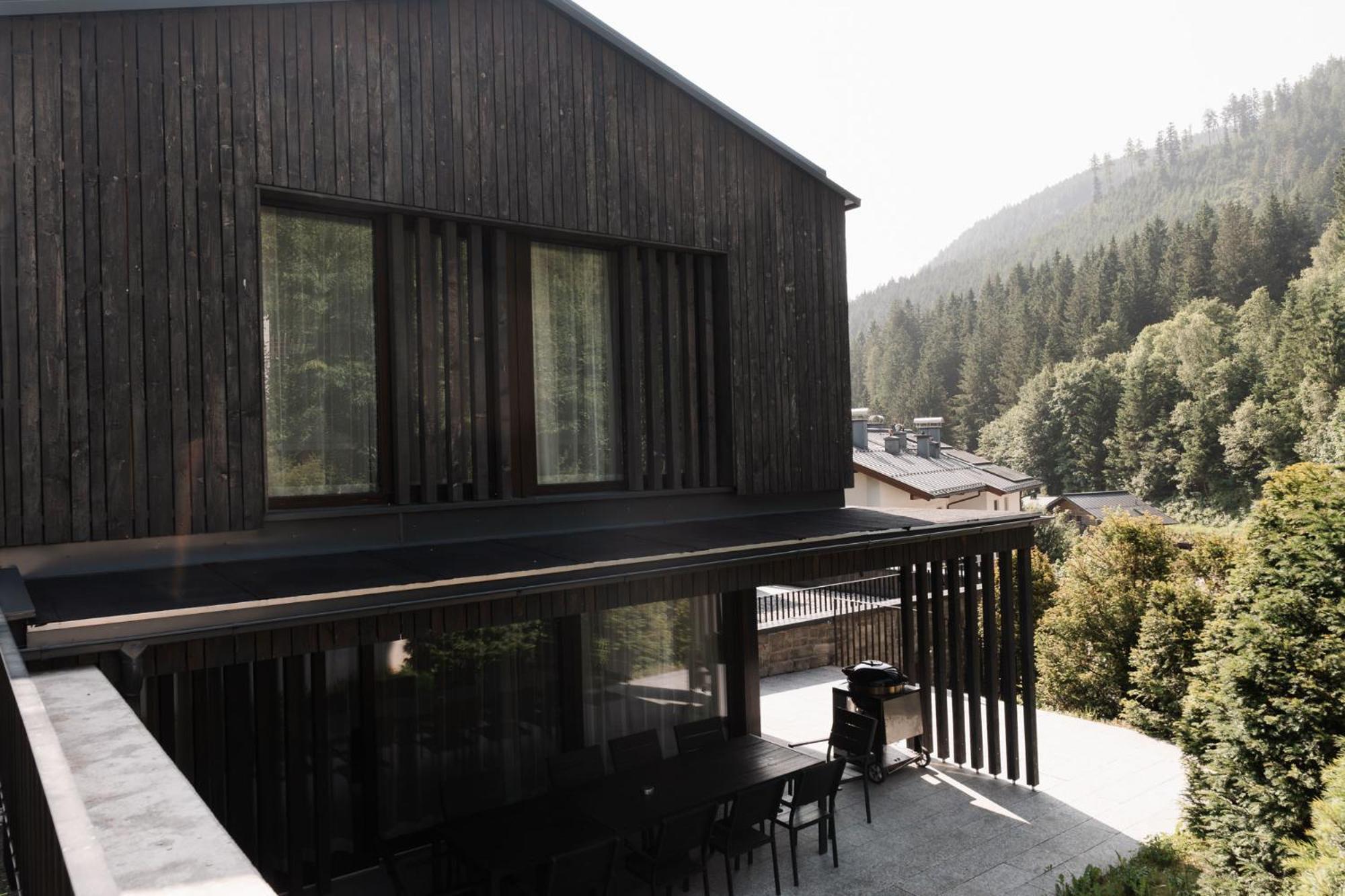 Chalet Max Relax Summercard Included In-ski Out *