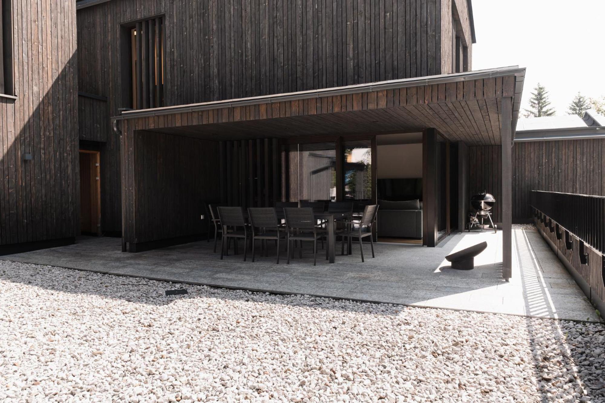Max Relax Summercard Included In-ski Out Chalet