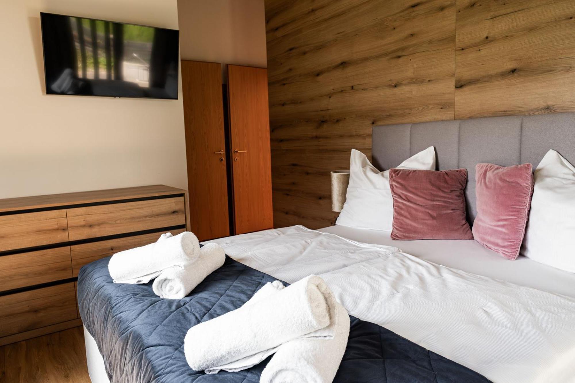 Max Relax Summercard Included In-ski Out Chalet